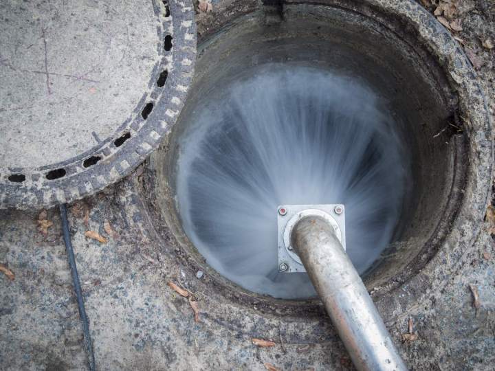 Outils débouchage canalisation